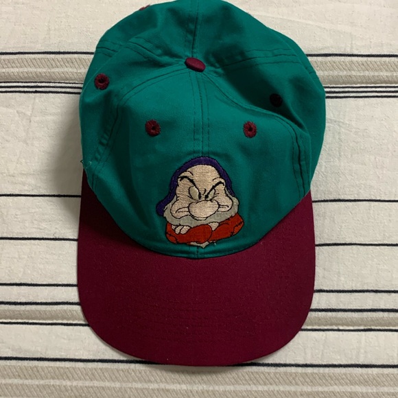 Vintage DISNEY SNOW WHITE AND THE SEVEN DWARFS Grumpy SNAPBACK HAT - Picture 1 of 3